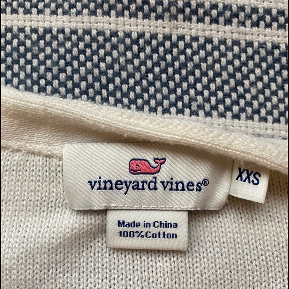 Vineyard Vines draw string sweater - Picture 3 of 3
